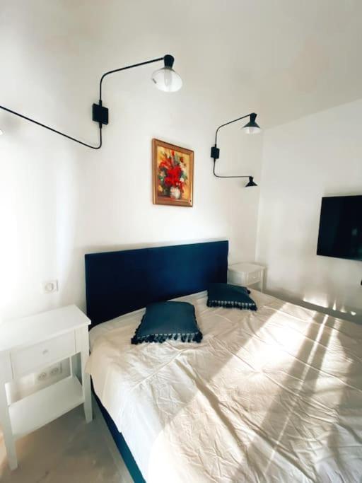 2 Bedroom Close To The Apartment *