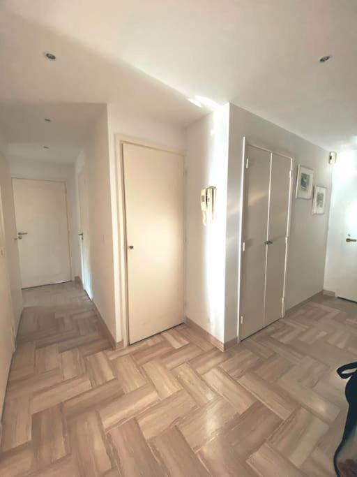 2 Bedroom Close To The Apartment